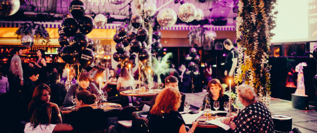 «At first sight» Mainstream