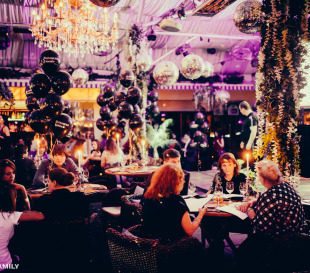 «At first sight» Mainstream